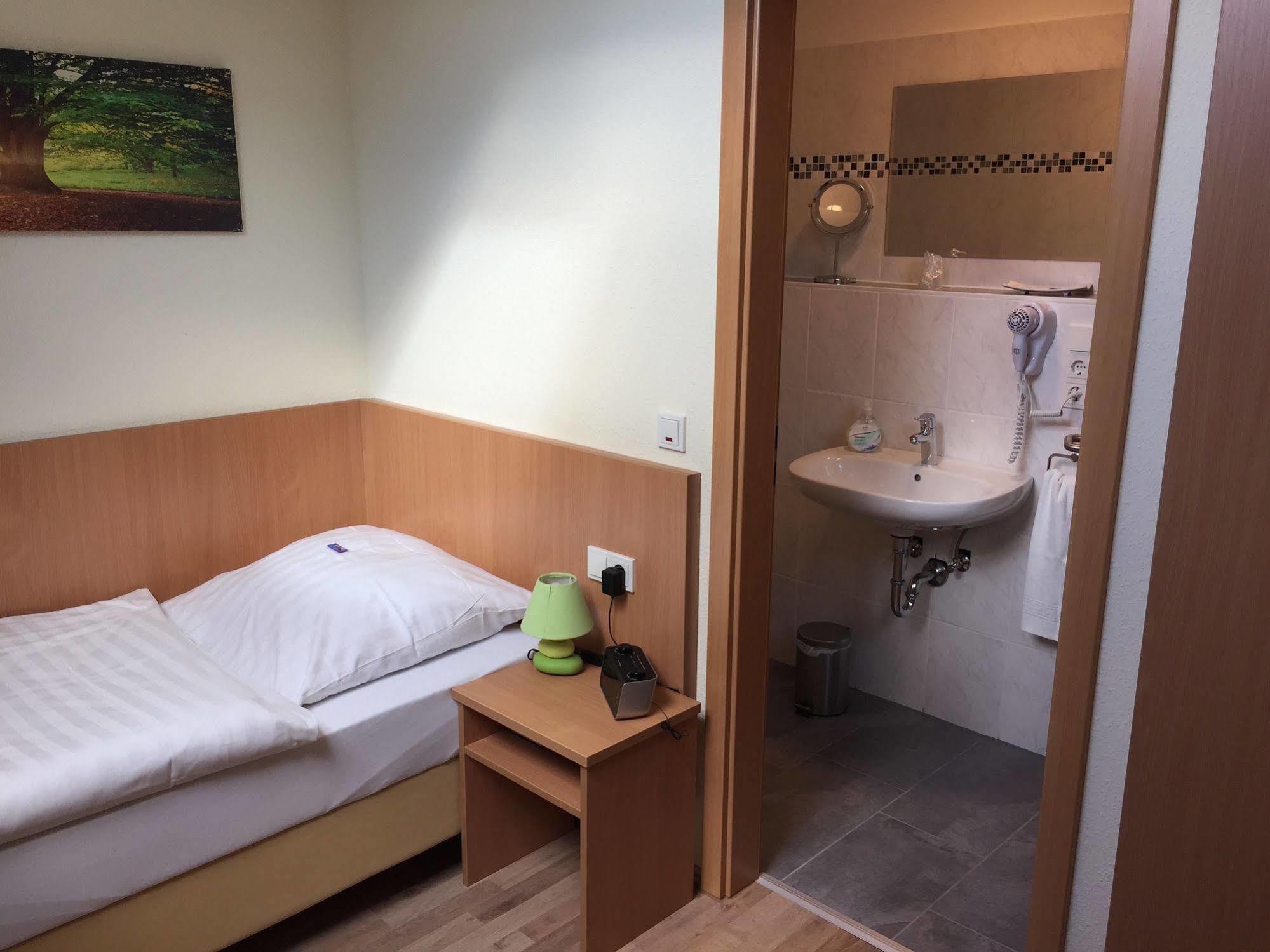Pension Im Wirtshaus Himberg Bad Honnef Exterior photo